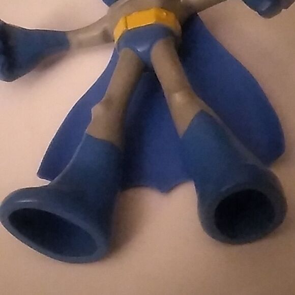 Batman Flexees Action Figure - Picture 4 of 6
